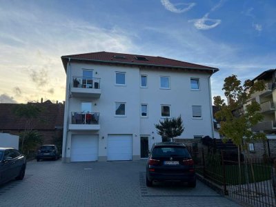 Stilvolle, neuwertige 3-Zimmer-Maisonette-Wohnung mit geh. Innenausstattung mit Balkon und EBK