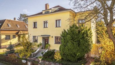 Ein Zuhause für Generationen - Großzügiges Zweifamilienhaus mit Einliegerwohnung