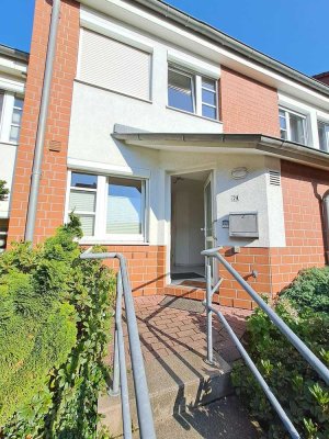 Modernes Reihenmittelhaus in guter Lage mit PKW Stellplatz!
