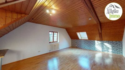 Charmante,  2 Zimmer DG Wohnung in der Memminger Innenstadt