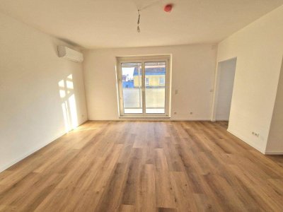 Ruhige, neu sanierte Dachgeschosswohnung mit Südbalkon &amp; Klimaanlage – U1 Keplerplatz
