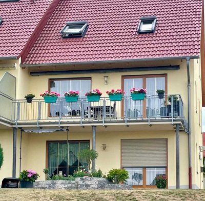 Sonnige 2-Raum-Terrassenwohnung mit EB-Küche + PKW Stellplatz