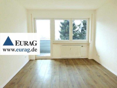 FÜ-Sack: Helle 2-Zi-Whg (1.OG o.A.) mit Tageslichtbad und zwei Balkonen