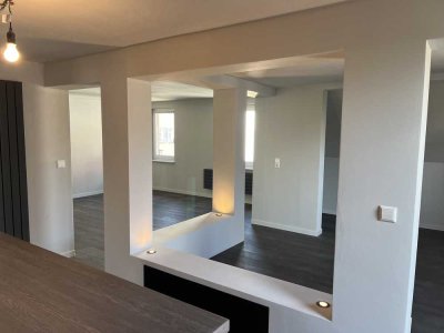 Innenstadt : "Altbau-Loft" mit großer Dachterrasse