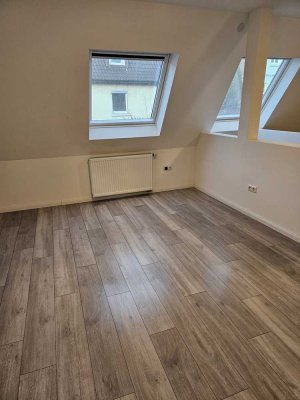 Helle 5-Zimmer Wohnung im 2. OG mit Balkon in Plochingen