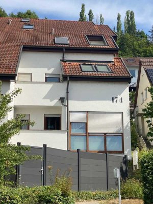 Helle 2-Zimmer-Wohnung mit Balkon in verkehrsgünstiger Lage