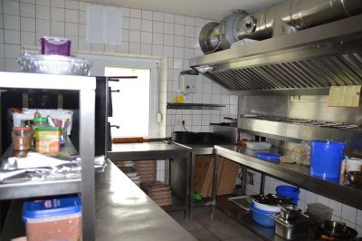 Vielseitig verwendbares, großes Mehrfamilienhaus