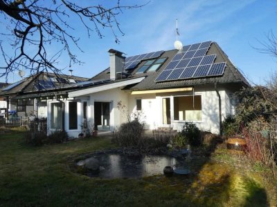 Harmonisches Gesamtpaket 
1-2 Familienhaus mit tollem Garten 
und vielseitigem Raumangebot