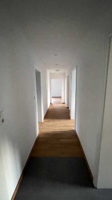 Schöne 4-Zi-WHG im EG mit Terrasse und EBK, Südlage