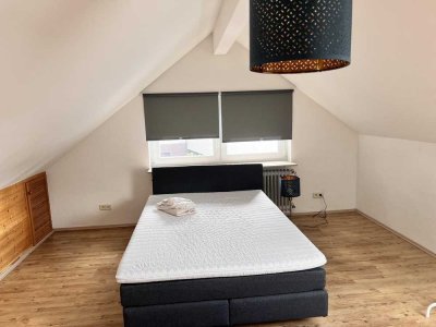 105-06 2 Zimmer Dachstudio in ruhiger Lage