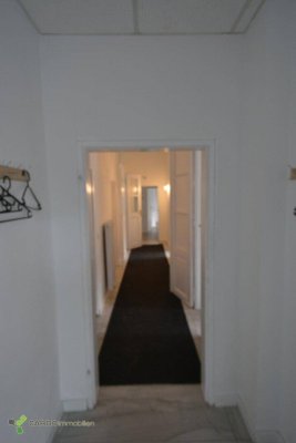 Traumhaftes Wohnen/Ordination/Büro in NÖ: 260m² vollsaniertes Haus, teilmöbliert mit Garten, Balkon, Garage und Bergblick für €2200 inkl. Steuer + Betriebskosten, oder das Objekt kaufen!