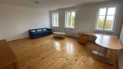 Helle 1-Zimmer Wohnung mit Aussicht