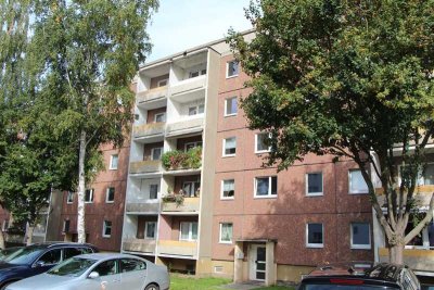 schöne 3-R-Whg mit Balkon und neuer Einbauküche