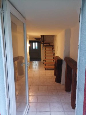 Erstbezug nach Sanierung mit EBK: Geschmackvolle 3,5-Zimmer-Maisonette-Wohnung in Waldshut-Tiengen