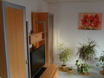 Modern möbilierte DG Wohnung mit Einbauküche, Einbauschränken, Köln/Bonn