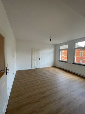 Moderne 3,5-Zimmer-Dachgeschosswohnung (Erstbezug nach Kernsanierung)