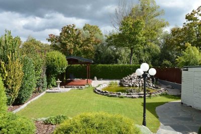 Provisionsfrei – Große renovierte Doppelhaushälfte inkl. Einliegerwohnung und sehr schönem Garten