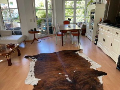 Lichtdurchflutete 3-Zimmerwohnung mit Balkon, Kamin und 2 TG-Stellplätzen zu vermieten!