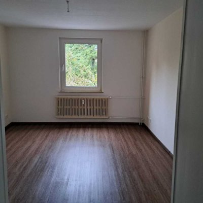 Helle 2-Zimmer Wohnung mit Balkon in Duisburg-Duissern