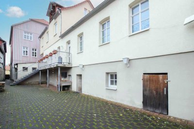 Vollvermietetes Mehrfamilienhaus mit Haupthaus und Nebengebäude in Warburg als Kapitalanlage