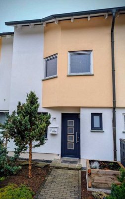 Sofort einziehen und wohlfühlen! Sehr schön renoviertes Reihenmittelhaus in Heidenheim zu verkaufen.