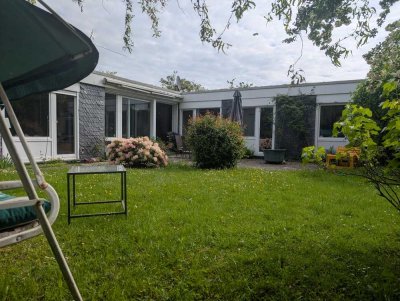 Großzügige möblierte Bungalow Wohnung (ca. 260 m²) mit Garten, Sauna & separater Einliegerwohnung –