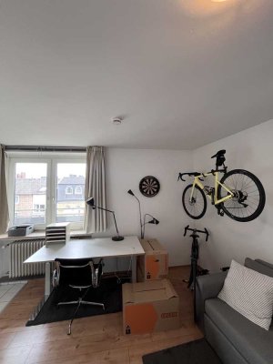 1 - Zimmer - Wonhung, zentrale Lage, möbliert mit Balkon