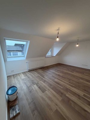 Helle und moderne 2,5-Zimmer Dachgeschosswohnung in Hannover-Stöcken