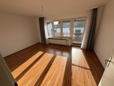 Geräumige 4 Zimmer Wohnung mit großem Südbalkon und Gemeinschaftsgarten zu vermieten!
