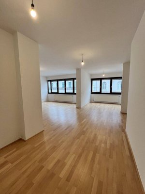 Familien Apartment - Großzügige 4 Zimmer Wohnung nahe Stadtpark