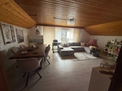 Dachgeschosswohnung in ruhiger Wohngegend