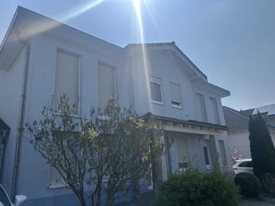 Traumvilla in Bruchmühlbach: Stilvolles Einfamilienhaus mit exklusivem Flair