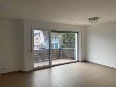 Helle, moderne 3 Zimmerwohnung mit EBK & Parkplatz (ideal für 1-3 Personen)