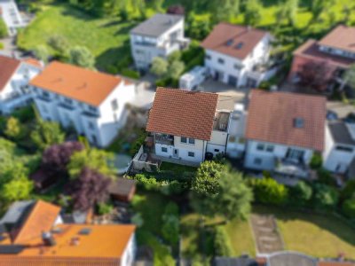 Freistehendes Einfamilienhaus mit Einliegerwohnung mit einmaligen Panoramablick in Pfullingen