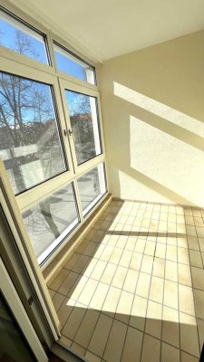 2-Zi.-Whg. mit Einbauküche, großem Wintergarten und Lift