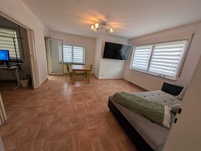 Großzügige 3,5-Zimmer-Erdgeschosswohnung mit Terrasse im Zentrum von Esslingen-Berkheim