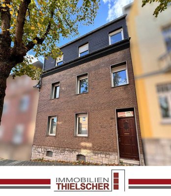 Zweifamilienhaus mit Garage und Garten in Stolberg-Büsbach