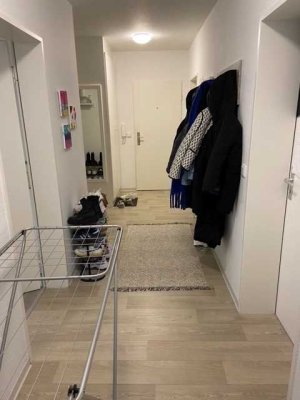 NUR FÜR STUDENTEN/AZUBIS/SCHÜLER! Frei ab 01.06.2026!  1 - Zimmer in einer 4er-WG im Erdgeschoss