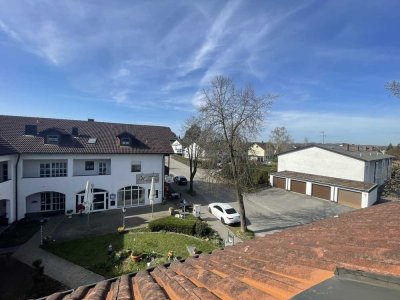 Schöne 2-Zimmer-DG Wohnung - Balkon - Einbauküche