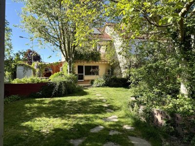 Familienfreundliches Reiheneckhaus mit Gartenidylle auf Erbpacht