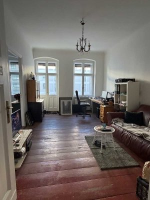 Provisionsfrei direkt vom Eigentümer: 2 Zimmer Wohnung in sehr gutem Zustand in Gründerzeitgebäude