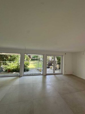 Moderne Doppelhaushälfte in ruhiger Lage 
Erstbezugfrei