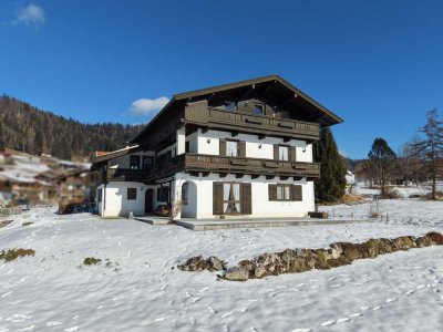 Mehrfamilienhaus mit großem Grundstück und Bergblick in Reit im Winkl