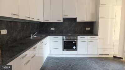 Großzügiges Wohnen in der Innenstadt - Mietwohnung - 4 Zimmer + Küche + große Terrasse