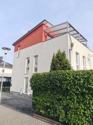 Weiterstadt, elegante und neuwertige Doppelhaushälfte in beliebter Wohnlage