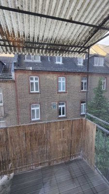 RENOVIERUNGSBEDÜRFTIG ++ 2 Zimmer Altbauwohnung im Wiesbadener Westend ++ Aktuell vermietet