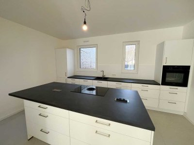 Neubau Town-House mit Eventküche in Ginsheim-Gustavsburg inklusive Terrasse und Tiefgarage