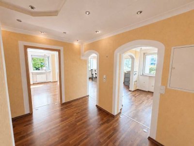 ROHDIAMANT AM SEE: 4-Zimmer-Wohnung am Lerchenauer See – seltene renovierungsbedürftige Gelegenheit