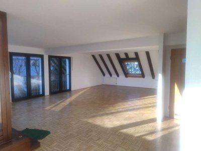 Helle Maisonette mit 3 oder 4 Räumen