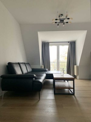 Möblierte, stilvolle 2,5 Maisonette-Wohnung mit EBK
